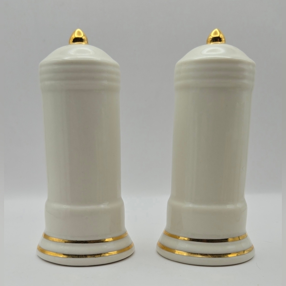 Thomas Kinkade Avon China Cottage Salt Pepper Shakers Gold Trim - Picture 6 of 10